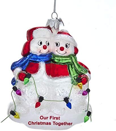 Курт Адлер Нобл скапоцен камен Нашиот прв Божиќ заедно Снег пар виси украс, висок 4,5 инчи