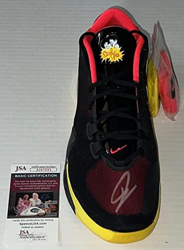 Ianанис Антетокунмпо Мил Бакс го потпиша Најк зум Фрејк 1 Душа Гло чевли ЈСА - Автограмирани патики во НБА