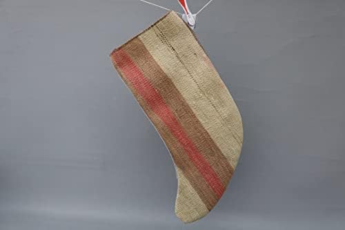 Перница Сарикаја Гроздобер порибување, порибување на природни килим, порибување на подароци, порибување на Божиќ, шарено рачно